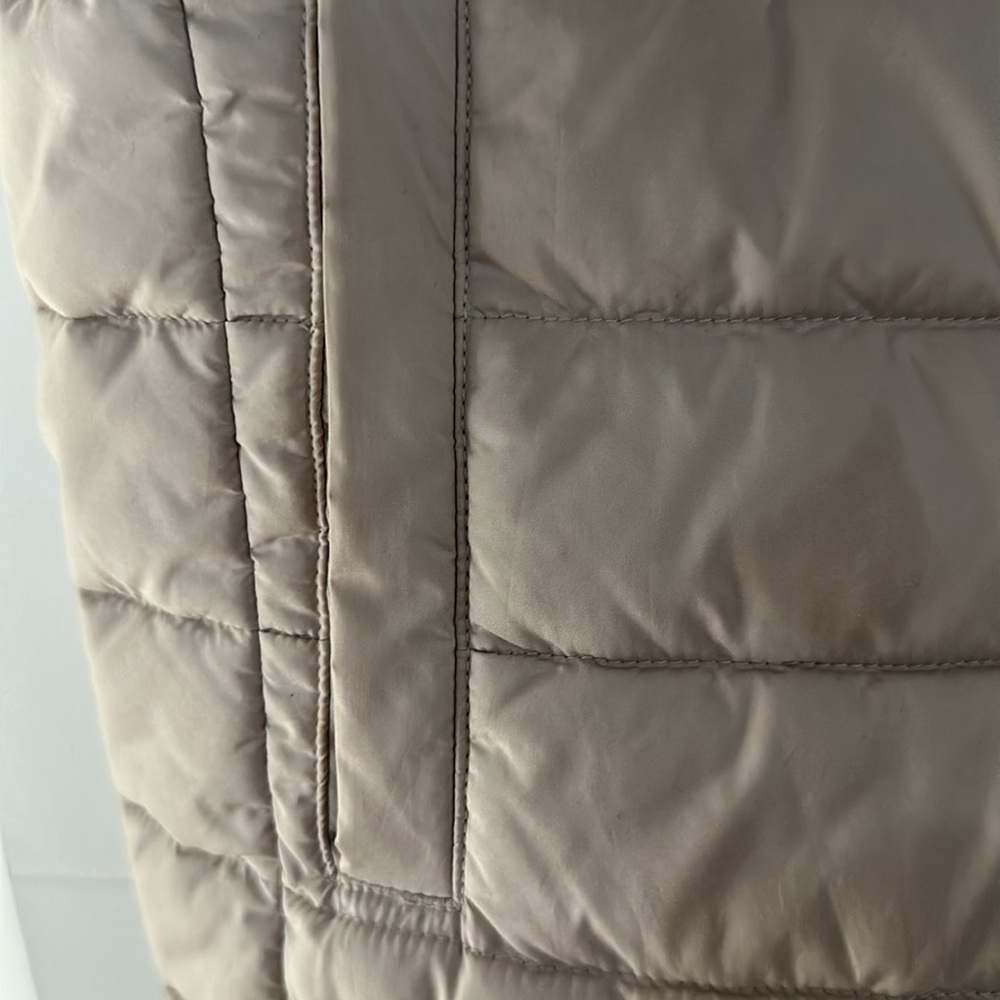 Theory Quilt Light Weight Gray Vest , Amazing Item View 3